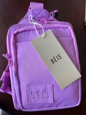 NWT BEIS Berry Sports Sling